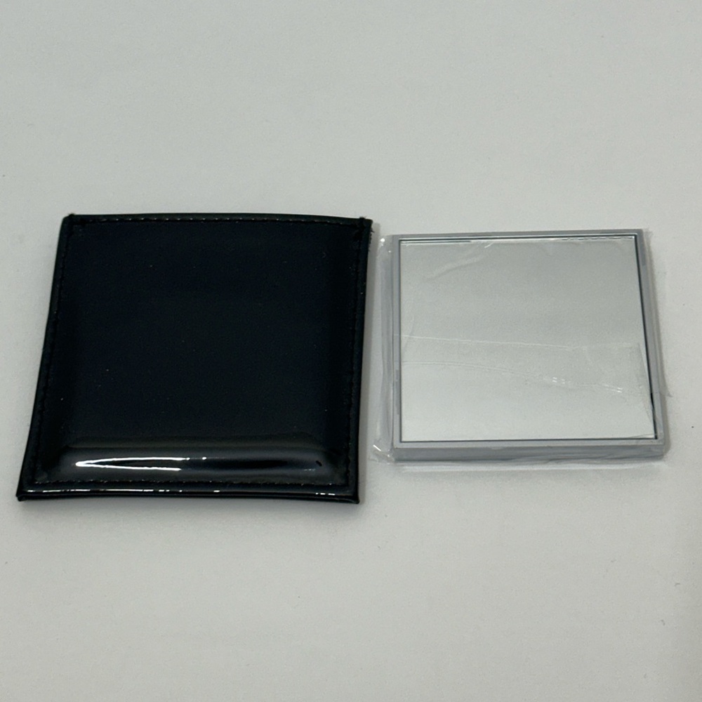 Yves Saint Laurent Rare Makeup Compact Mirror with Black Patent Leat… - Picture 4 of 12